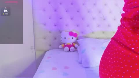 Snapshot of kiitty_horny_ chatting on 02.18.26 Melody online show from 02.18.26