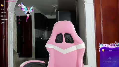 Snapshot of kiity_ebony chatting on 12.21.25 KIITY online show from 12.21.25