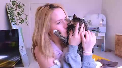 Snapshot of kikikarma chatting on 03.24.26 kikikarma online show from 03.24.26