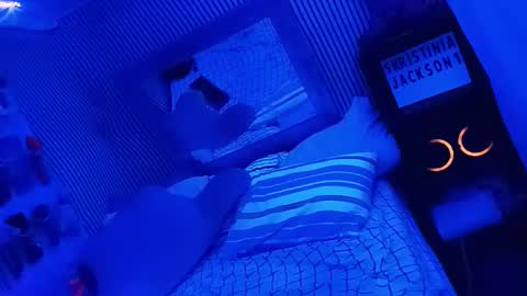 Snapshot of kikilovespartylights chatting on 11.05.25 kikilovespartylights online show from 11.05.25