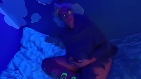 Snapshot of kikilovespartylights chatting on 12.14.25 kikilovespartylights online show from 12.14.25