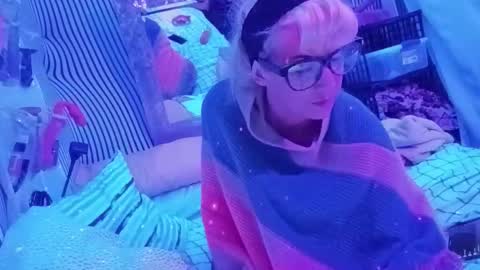 Snapshot of kikilovespartylights chatting on 01.18.26 kikilovespartylights online show from 01.18.26