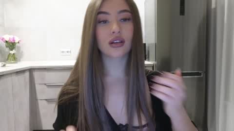 EvaAnna online show from 01.20.25