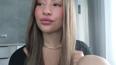 EvaAnna online show from 03.04.25