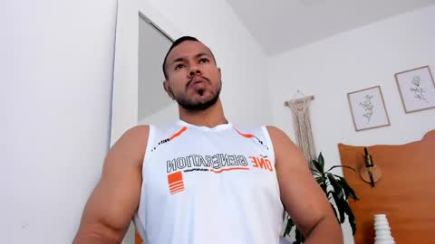 Kilua Muscle guy online show from 04.22.26