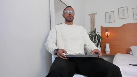 Kilua Muscle guy online show from 05.02.26