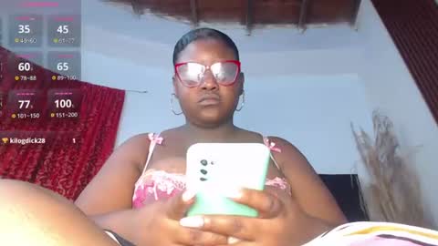 Snapshot of kim_brown2 chatting on 07.02.26 Kim Follow me please online show from 07.02.26