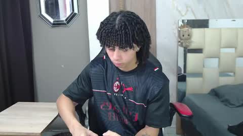 Snapshot of kim_curly_ chatting on 05.10.26 KIM online show from 05.10.26