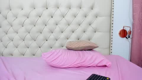 Snapshot of kim_eli chatting on 02.09.25 kim_eli online show from 02.09.25