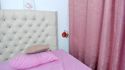 Snapshot of kim_eli chatting on 02.09.25 kim_eli online show from 02.09.25