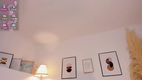 Snapshot of kim_ev chatting on 10.02.25 Kim online show from 10.02.25