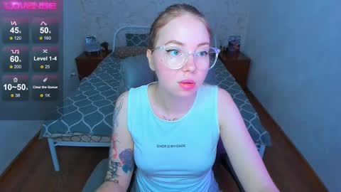 Snapshot of kim_girl_next_door chatting on 11.13.25 KIM online show from 11.13.25