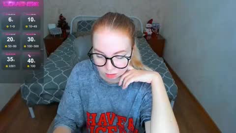 Snapshot of kim_girl_next_door chatting on 12.21.25 KIM online show from 12.21.25