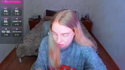 Snapshot of kim_girl_next_door chatting on 01.09.26 KIM online show from 01.09.26