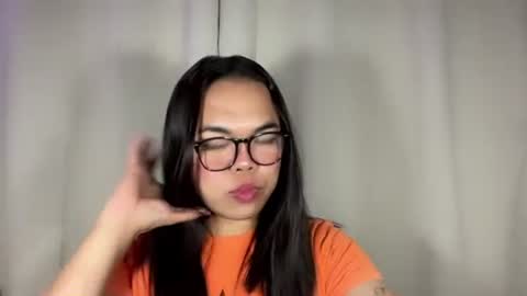 Snapshot of kim_kyile chatting on 11.21.25 KYLIE online show from 11.21.25