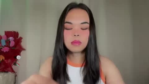 Snapshot of kim_kyile chatting on 11.25.25 KYLIE online show from 11.25.25