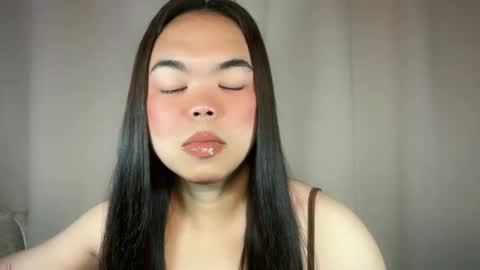 Snapshot of kim_kyile chatting on 12.14.25 KYLIE online show from 12.14.25