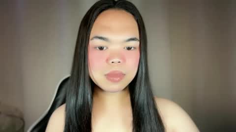 Snapshot of kim_kyile chatting on 12.19.25 KYLIE online show from 12.19.25