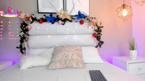 Snapshot of kim_miller4 chatting on 12.14.25 KIM online show from 12.14.25