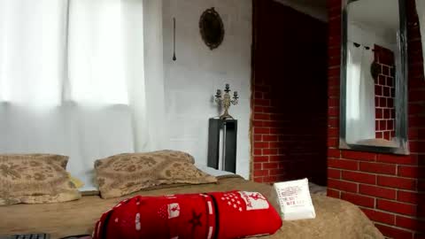 Snapshot of kimandyuk chatting on 11.06.25 Kim Yuk online show from 11.06.25