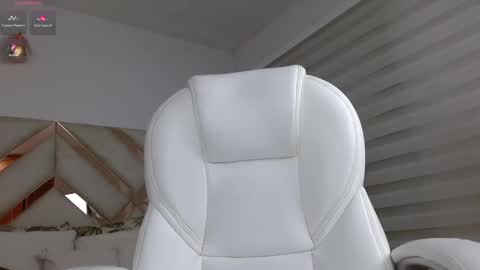 Snapshot of kimara_lion chatting on 01.10.25 kimara lion online show from 01.10.25