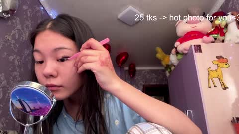Snapshot of kimbergilger chatting on 05.22.26 Polly online show from 05.22.26