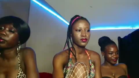 Snapshot of kimberly_chloe chatting on 11.18.25 Kimberly online show from 11.18.25