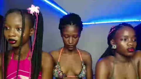 Snapshot of kimberly_chloe chatting on 11.30.25 Kimberly online show from 11.30.25