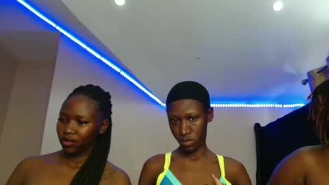 Snapshot of kimberly_chloe chatting on 01.12.26 Kimberly online show from 01.12.26