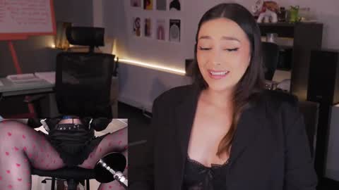 Snapshot of kimberly_clars chatting on 01.05.26 Kimberly 1200-1900 GMT-5 online show from 01.05.26