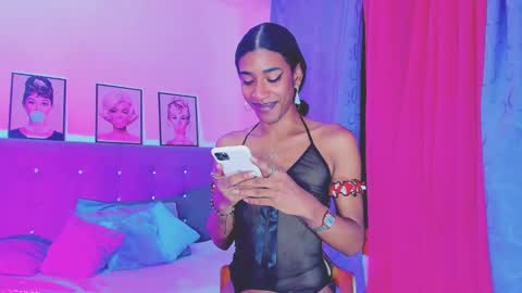 Snapshot of kimberly_thompsom chatting on 12.19.24 Your Queen KIM online show from 12.19.24