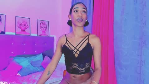 Snapshot of kimberly_thompsom chatting on 01.04.25 Your Queen KIM online show from 01.04.25