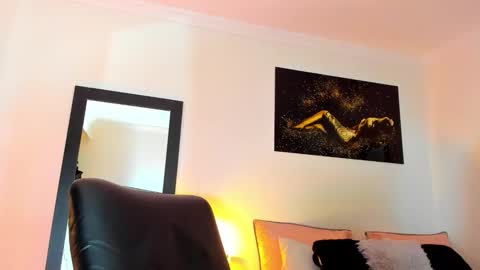 Snapshot of kimberlybanks2 chatting on 02.12.26 Kimberly Banks online show from 02.12.26