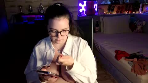 Snapshot of kimberlycaprice chatting on 03.19.26 kimberlycaprice online show from 03.19.26