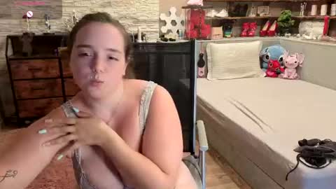 Snapshot of kimberlycaprice chatting on 07.28.26 kimberlycaprice online show from 07.28.26