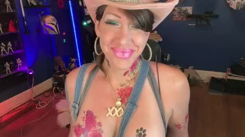 Snapshot of kimberlynnhaven chatting on 06.17.26 Kimber Haven online show from 06.17.26