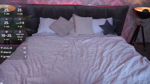 Snapshot of kimberlyworld chatting on 01.30.25 Kim online show from 01.30.25