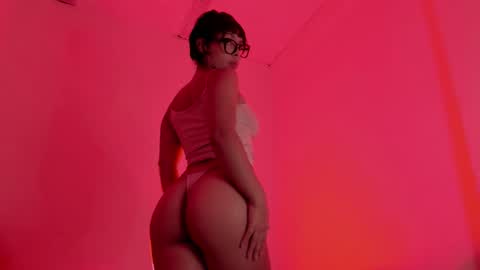 Snapshot of kimblair_ chatting on 01.14.26 Kim online show from 01.14.26