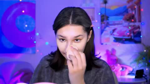 Snapshot of kimclarks chatting on 11.13.25 kimclarks online show from 11.13.25