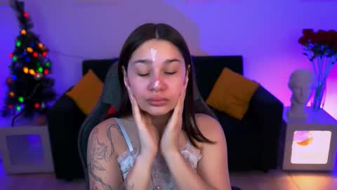 Snapshot of kimclarks chatting on 12.14.25 kimclarks online show from 12.14.25