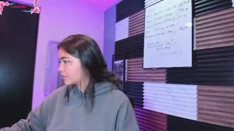 Snapshot of kimdevinne chatting on 07.03.26 KIM online show from 07.03.26