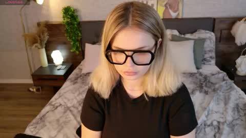 KimEvanss online show from 05.22.26