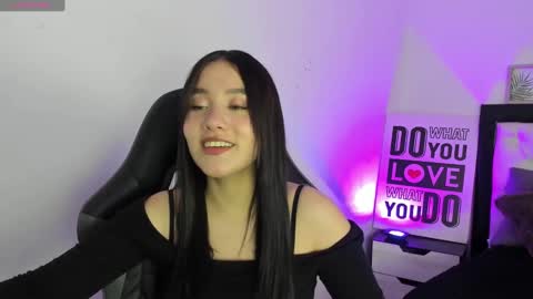 Snapshot of kimgarcez chatting on 09.18.25 kimgarcez online show from 09.18.25