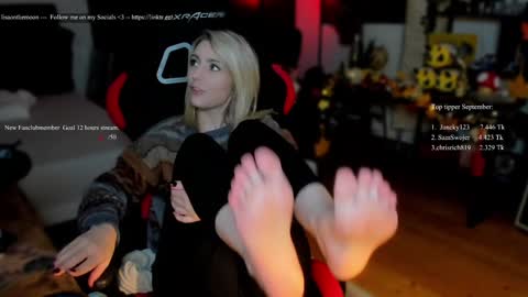 Wolfs Girl online show from 09.24.25