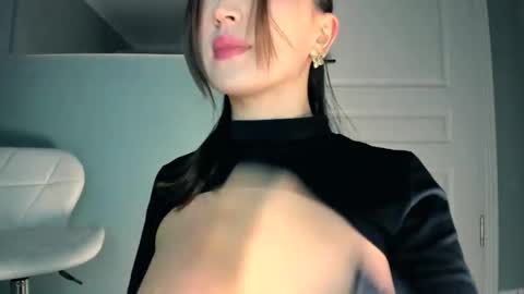Kiki  online show from 04.18.26