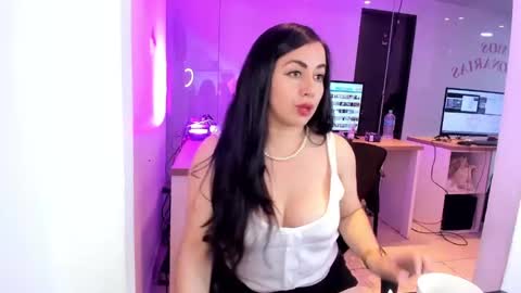 Camila online show from 09.24.25