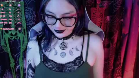 Kim Lennox online show from 04.28.26