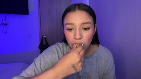 Snapshot of kimmi_foxy chatting on 07.04.26 kimmi online show from 07.04.26