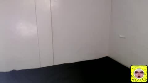 Snapshot of kimmy_fuckinggreat chatting on 12.09.24 kim ejara online show from 12.09.24