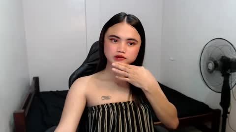 Snapshot of kimmy_fuckinggreat chatting on 02.11.25 kim ejara online show from 02.11.25